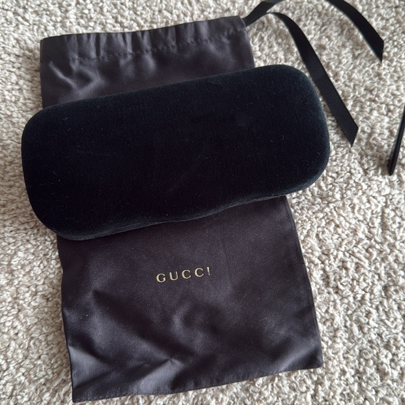 Gucci Black Women's Sunglasses - Picture 6 of 11